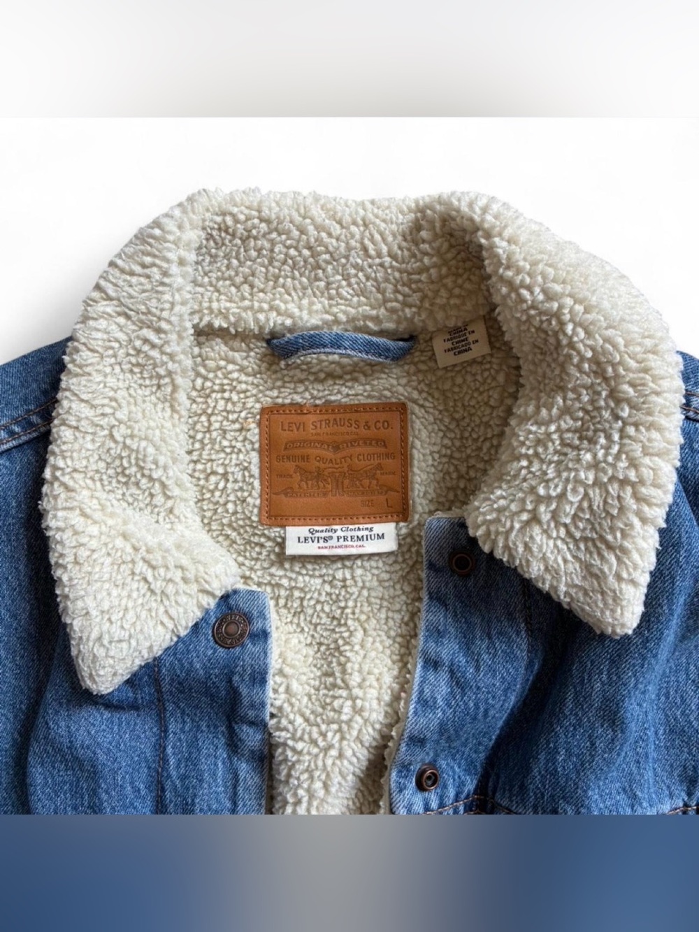 Levi's Premium Lengthened Sherpa Lined Denim Trucker Jacket - Picture 5 of 12